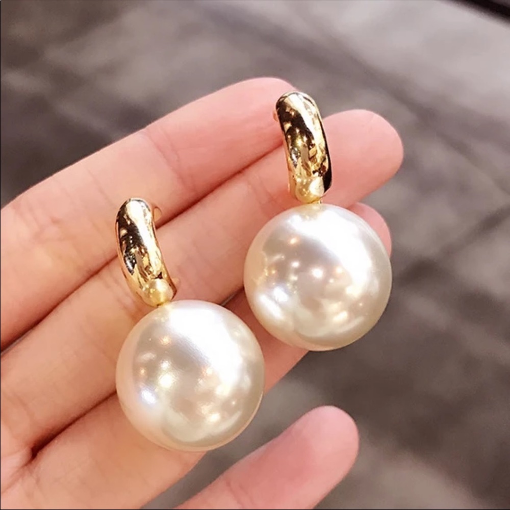 New 925 Silver Fashion Round Pearl Earrings - Picture 2 of 6